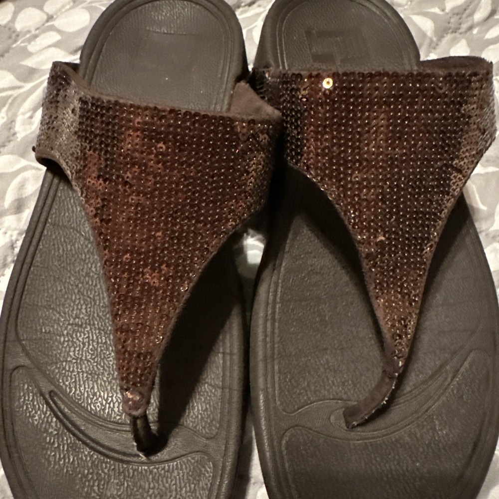 FitFlop Micro Wobble Board Womens Sz 7 Shoes Brown Flip Flop Rhinestones Thongs